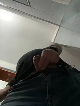 fuocovivo4 online show from 8, 2, 2025