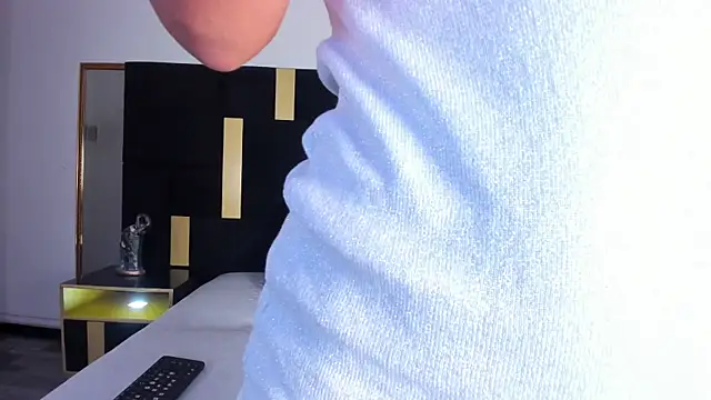 Keyla  Jones online show from 19, 2, 2025