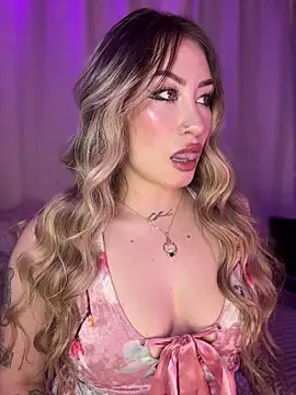Snapshot of Lally_Valencia__ chatting on 10, 7, 2026 Lally Valencia online show from 10, 7, 2026