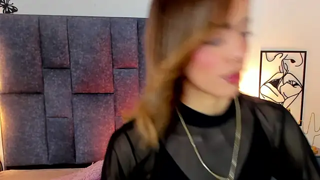 Snapshot of Violetta_Ficher chatting on 18, 6, 2026 Violetta Ficher online show from 18, 6, 2026