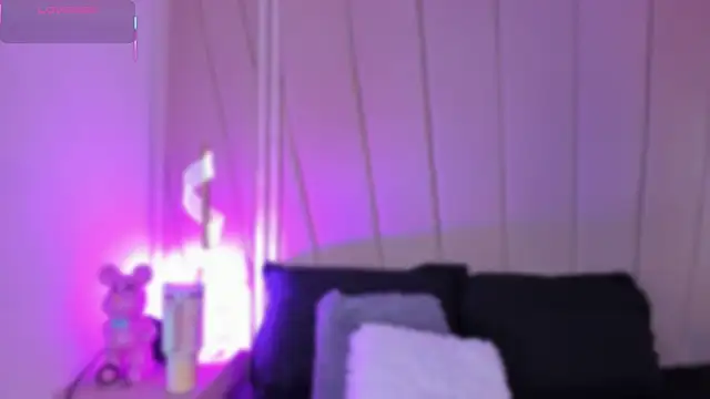 Nikki vega online show from 25, 2, 2025