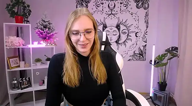 Snapshot of VeronicaAndersen chatting on 13, 2, 2025 VeronicaAndersen online show from 13, 2, 2025
