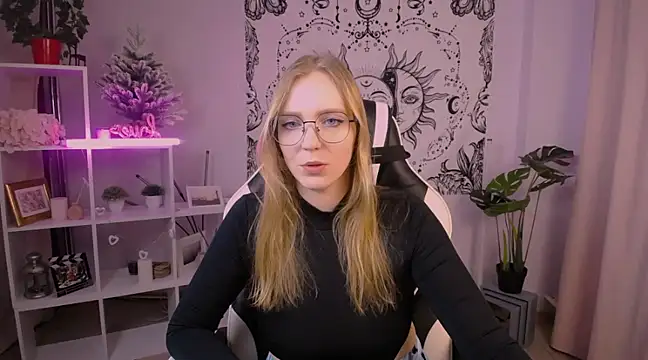 Snapshot of VeronicaAndersen chatting on 15, 2, 2025 VeronicaAndersen online show from 15, 2, 2025