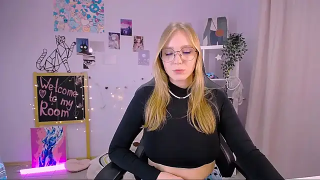Snapshot of VeronicaAndersen chatting on 19, 2, 2025 VeronicaAndersen online show from 19, 2, 2025