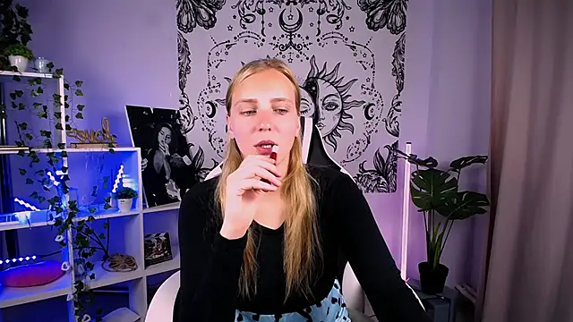 Snapshot of VeronicaAndersen chatting on 24, 9, 2025 VeronicaAndersen online show from 24, 9, 2025