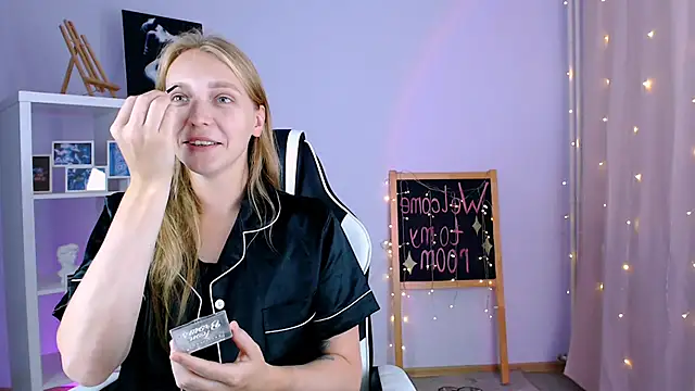 Snapshot of VeronicaAndersen chatting on 30, 9, 2025 VeronicaAndersen online show from 30, 9, 2025