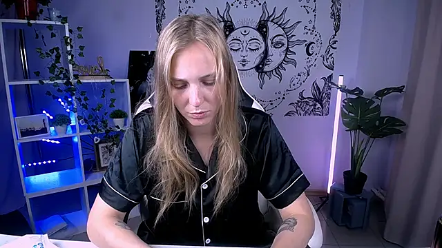 Snapshot of VeronicaAndersen chatting on 2, 10, 2025 VeronicaAndersen online show from 2, 10, 2025