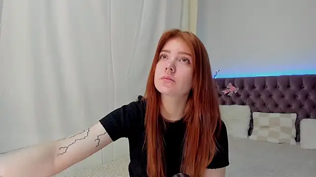 Snapshot of Ella_Mayers chatting on 22, 3, 2025 Ella Mayers online show from 22, 3, 2025