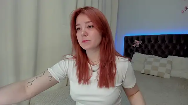 Snapshot of Ella_Mayers chatting on 14, 9, 2025 Ella Mayers online show from 14, 9, 2025