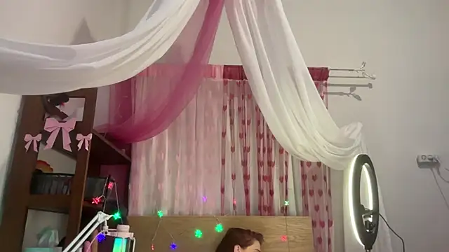 Snapshot of ScarletBottom chatting on 17, 9, 2025 ScarletBottom online show from 17, 9, 2025