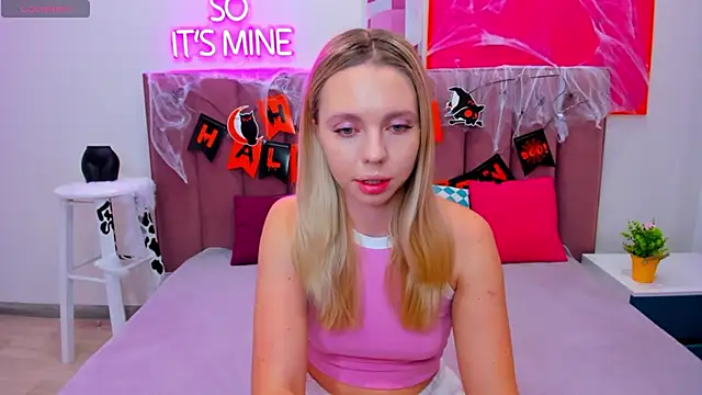 TessaAdorable online show from 30, 10, 2025