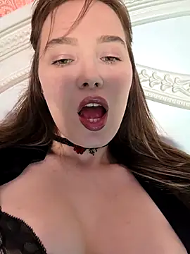 Snapshot of GoddessYanaMironova chatting on 25, 4, 2026 GoddessYanaMironova online show from 25, 4, 2026