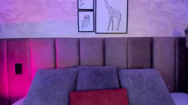 Alyssia Collins online show from 26, 3, 2026