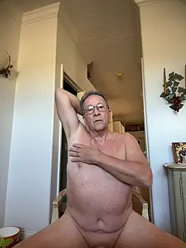 sissyboijamie1313 online show from 7, 2, 2026