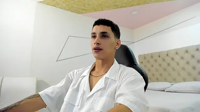 Snapshot of JhoanLeandro chatting on 14, 9, 2025 JhoanLeandro online show from 14, 9, 2025