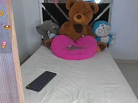 Snapshot of CatalinaSmith1 chatting on 17, 9, 2025 CatalinaSmith1 online show from 17, 9, 2025