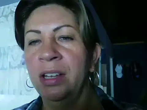 Snapshot of xxsexycutexxx chatting on 12, 3, 2025 xxsexycutexxx online show from 12, 3, 2025