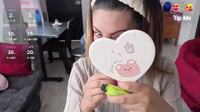 Snapshot of xxsexycutexxx chatting on 28, 10, 2025 xxsexycutexxx online show from 28, 10, 2025