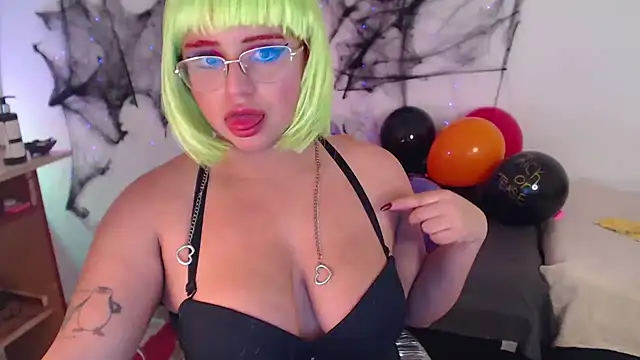 EstefyTabbo online show from 28, 10, 2025