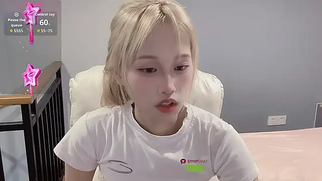 Snapshot of xunian71O chatting on 30, 9, 2025 xunian71O online show from 30, 9, 2025