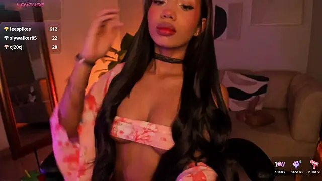 Snapshot of Gigi_Strawberry chatting on 7, 8, 2026 Gigi Strawberry online show from 7, 8, 2026