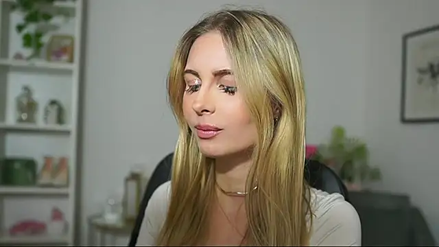 catecrago  online show from 8, 3, 2025