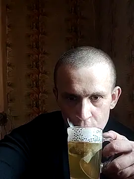 Snapshot of alex_brow_n chatting on 13, 2, 2025 alex brow n online show from 13, 2, 2025