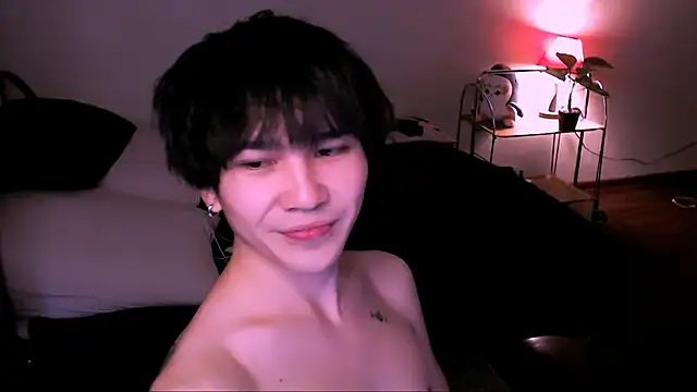 Snapshot of rennnuts chatting on 14, 11, 2025 rennnuts online show from 14, 11, 2025