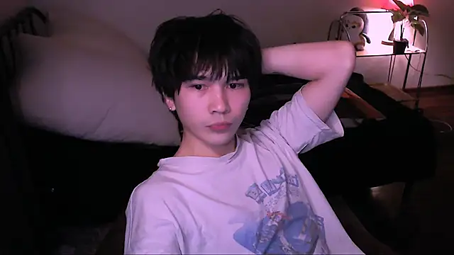 Snapshot of rennnuts chatting on 15, 11, 2025 rennnuts online show from 15, 11, 2025