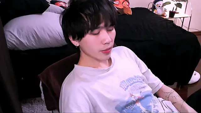 Snapshot of rennnuts chatting on 19, 11, 2025 rennnuts online show from 19, 11, 2025