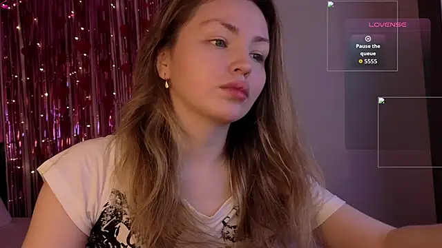 Snapshot of Lora_Rosee chatting on 4, 5, 2026 Lora Rosee online show from 4, 5, 2026