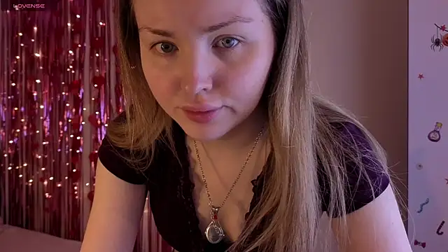 Snapshot of Lora_Rosee chatting on 4, 6, 2026 Lora Rosee online show from 4, 6, 2026