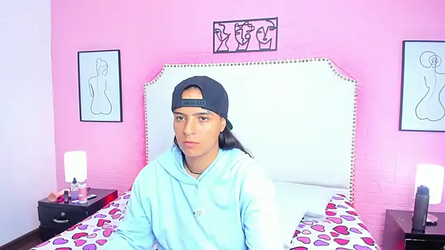  Emma whiitee  online show from 15, 10, 2025