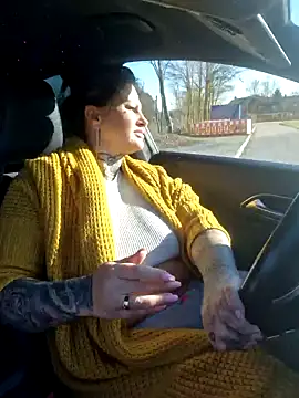 CannabisQueenn online show from 2, 2, 2025