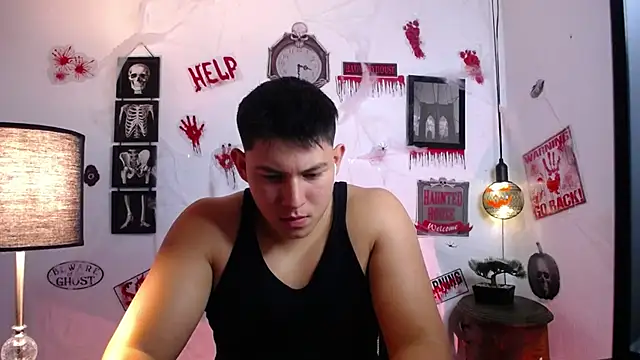 JamesCr  online show from 26, 10, 2025