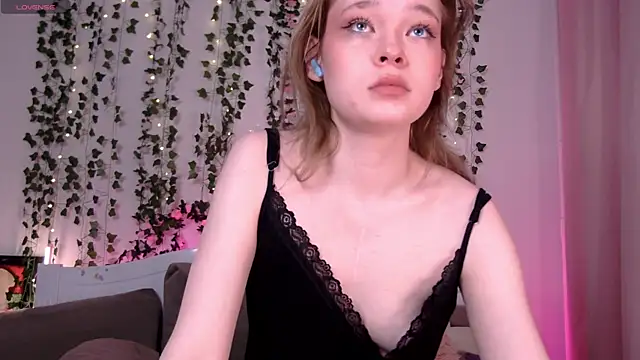 Snapshot of Kellybbface chatting on 3, 10, 2025 Kellybbface online show from 3, 10, 2025