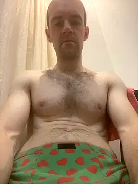 LynnAhNight online show from 6, 11, 2025