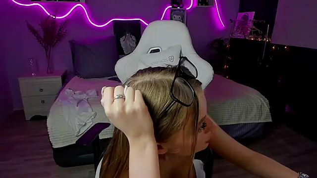 AnitaLamb online show from 16, 2, 2025