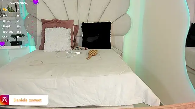 Danielaangelina online show from 12, 10, 2025