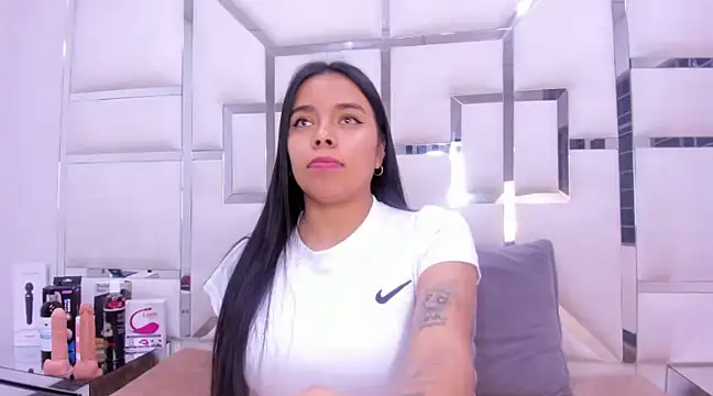 ZoeWan69 online show from 15, 2, 2025