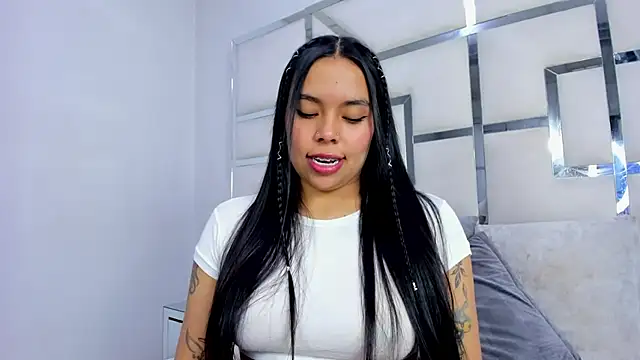 ZoeWan69 online show from 19, 10, 2025