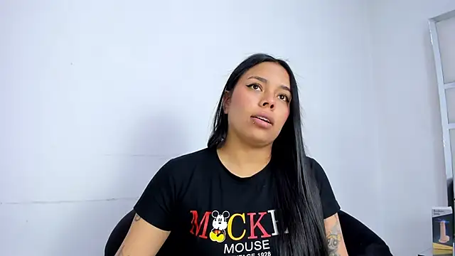 ZoeWan69 online show from 12, 11, 2025