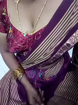 Snapshot of varsha-milky1 chatting on 5, 2, 2025 varsha-milky1 online show from 5, 2, 2025