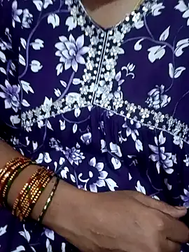 Snapshot of varsha-milky1 chatting on 10, 2, 2025 varsha-milky1 online show from 10, 2, 2025