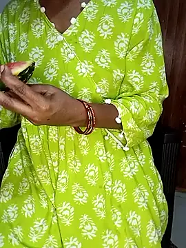 Snapshot of varsha-milky1 chatting on 19, 2, 2025 varsha-milky1 online show from 19, 2, 2025