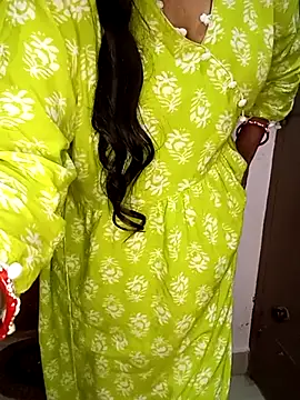 Snapshot of varsha-milky1 chatting on 28, 2, 2025 varsha-milky1 online show from 28, 2, 2025