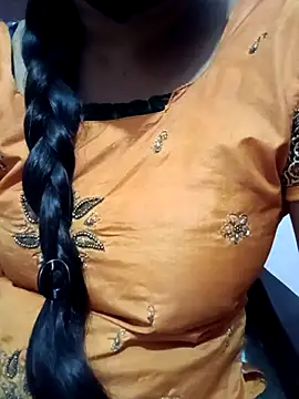 Snapshot of varsha-milky1 chatting on 7, 3, 2025 varsha-milky1 online show from 7, 3, 2025