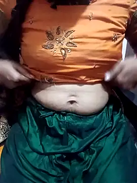 Snapshot of varsha-milky1 chatting on 7, 3, 2025 varsha-milky1 online show from 7, 3, 2025