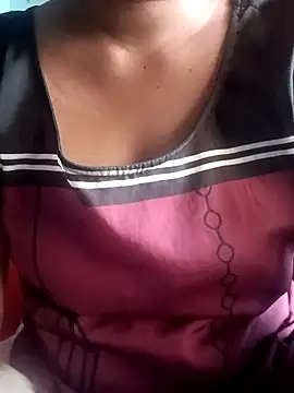 Snapshot of varsha-milky1 chatting on 12, 3, 2025 varsha-milky1 online show from 12, 3, 2025