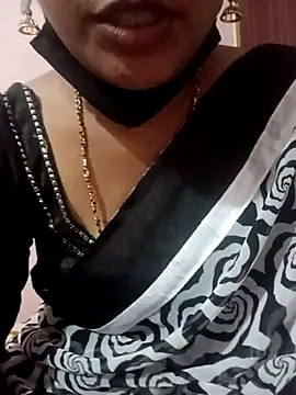 Snapshot of varsha-milky1 chatting on 14, 3, 2025 varsha-milky1 online show from 14, 3, 2025